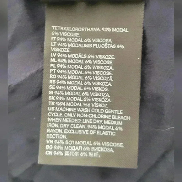 H&M Size 0 V-Neck Swiss Dot Batwing Bloise - Picture 8 of 8